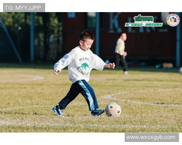 足球明星子女的可爱瞬间大揭秘让我们一起欣赏他们的童年时光与家庭幸福